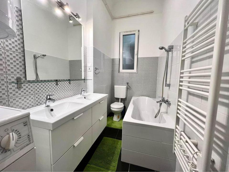 Roland Apartment Downtown - Pope Subway 布达佩斯 外观 照片